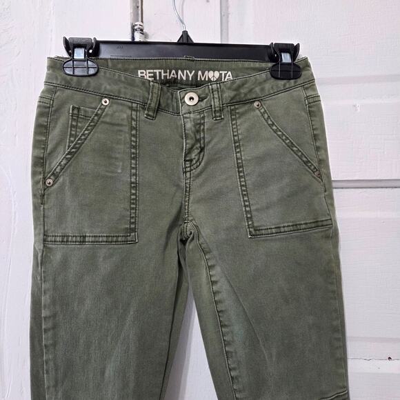Bethany Mota Woman's Dark Green Ankle Jeggings size 0 Reg - Picture 2 of 8